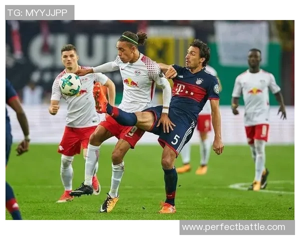 英超激战：拜仁与莱比锡战成平局神扑瞬间点燃全场激情